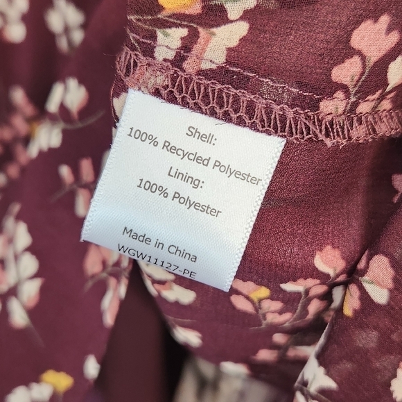 41 Hawthorn Burgandy Flowy Floral Sheer Top Medium Petite - Picture 6 of 12